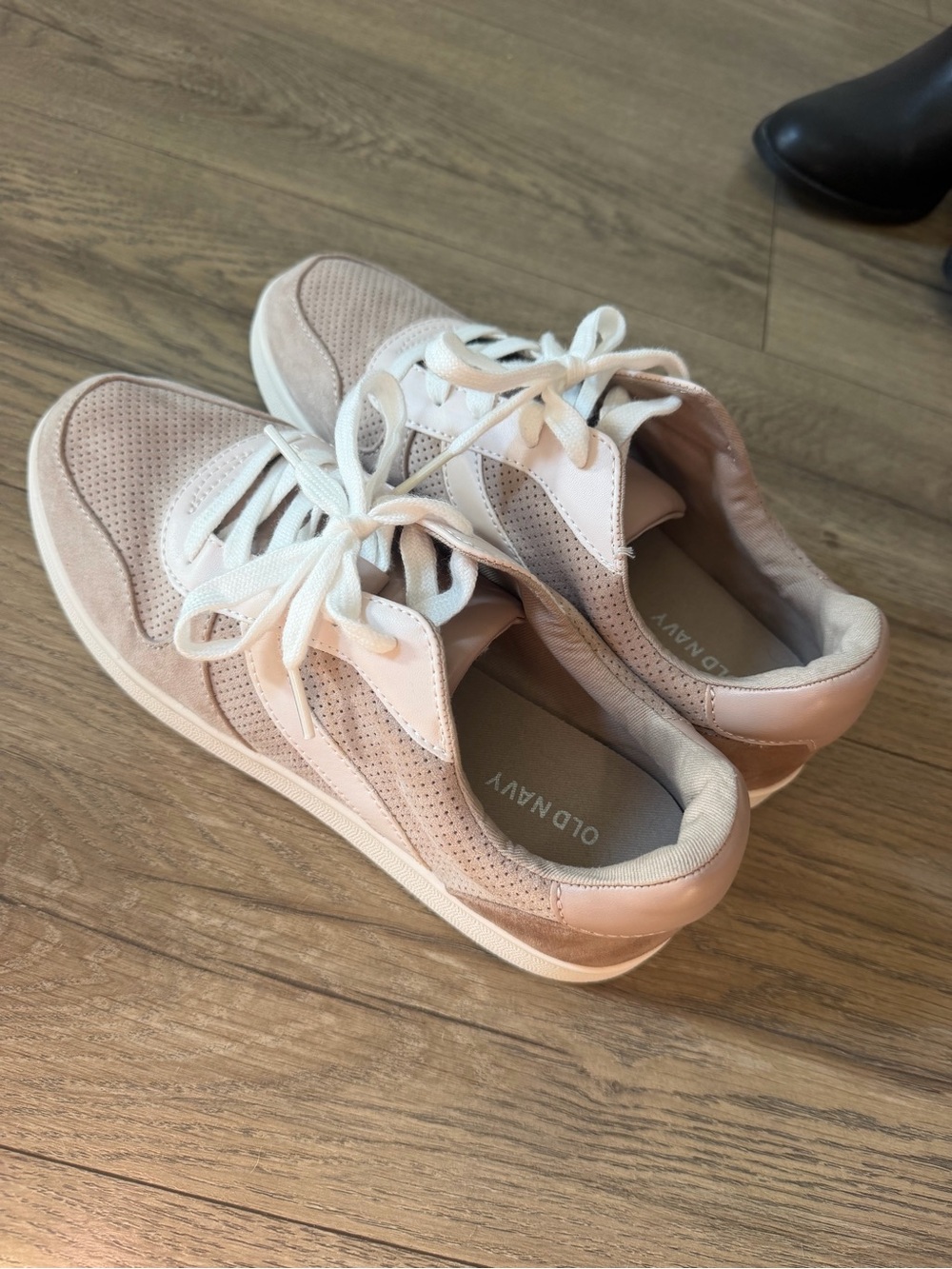 Old Navy Women's Light Taupe Casual Sneakers